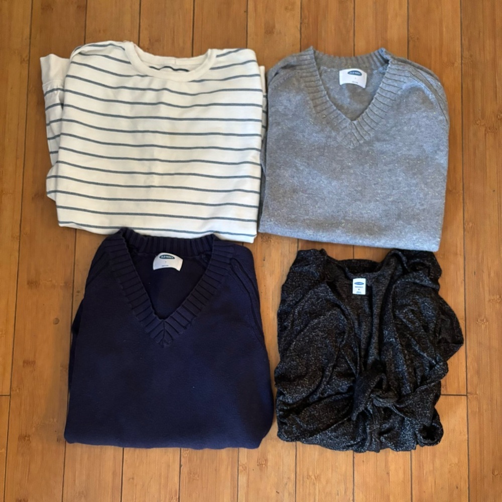 Bundle of maternity sweaters/long sleeves old navy size S/M